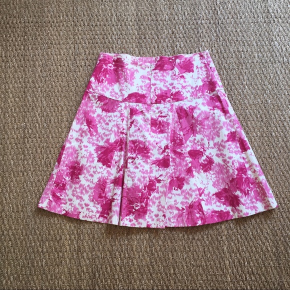 Pink floral Anthropologie skirt fits size 4 6 - Picture 2 of 3